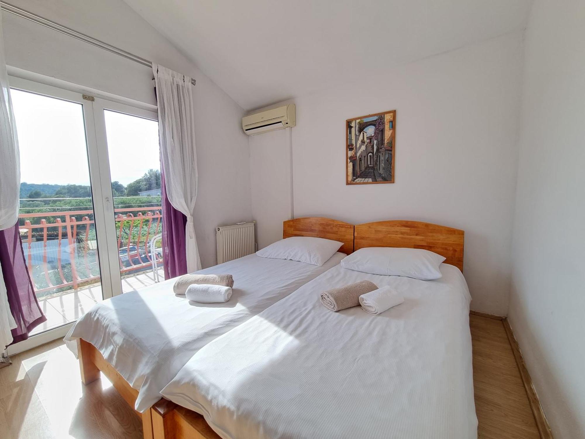Rooms Slavica Okrug Gornji Pokoj fotografie
