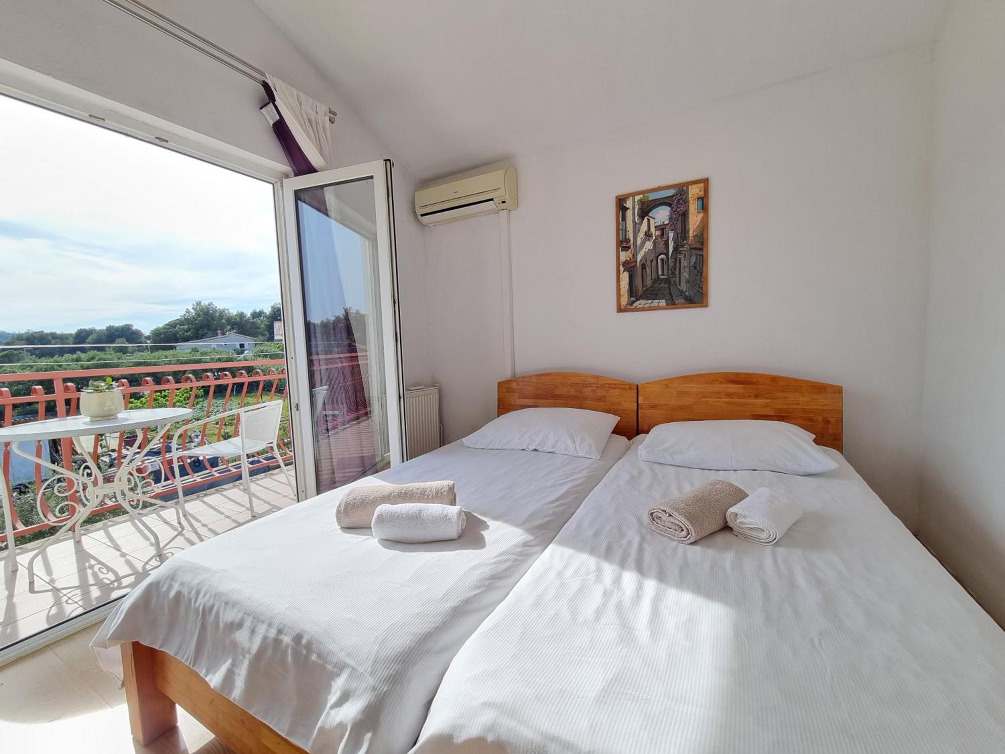 Rooms Slavica Okrug Gornji Pokoj fotografie